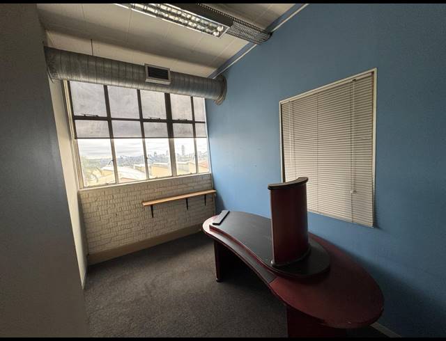 282M² WAREHOUSE TO LET IN WYNBERG